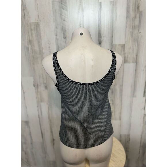 NIKE tank top with bra included - Picture 4 of 7